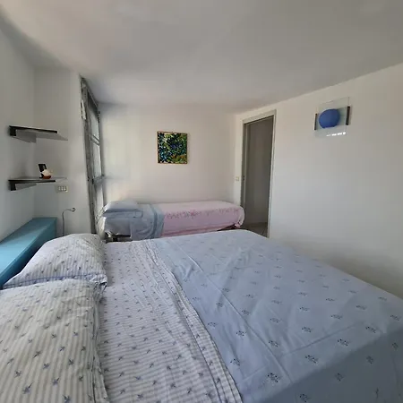 L14 - Bilocale In Con Piscina 公寓